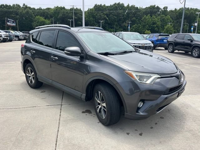 Used 2018 Toyota RAV4 XLE FWD image 9