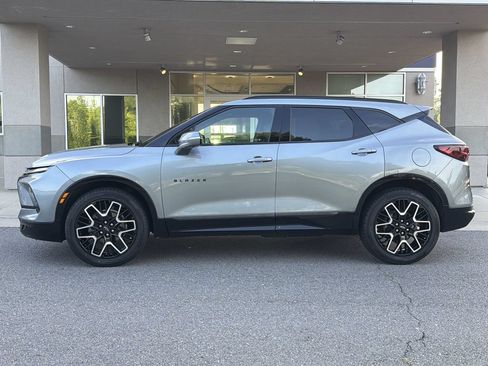 Used 2023 Chevrolet Blazer RS w/ Driver Confidence II Package AWD/4WD image 6