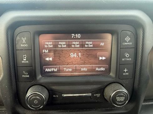 Used 2020 Jeep Gladiator Sport AWD/4WD image 11