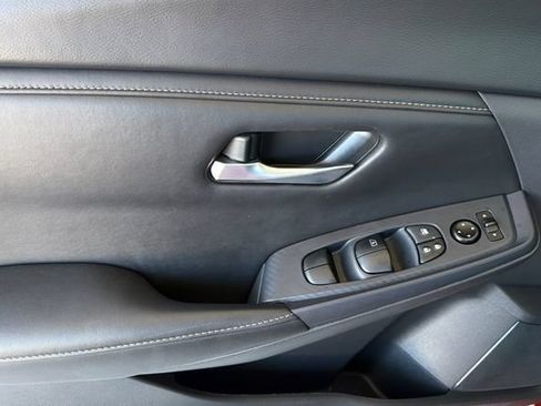 Used 2024 Nissan Sentra SV FWD image 11