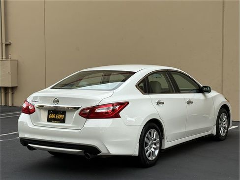 Used 2017 Nissan Altima 2.5 S w/ Power Driver Seat Package FWD image 4