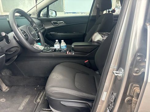 Used 2023 Kia Sportage LX AWD/4WD image 8