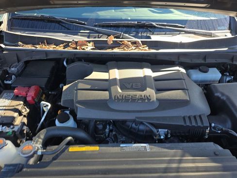 Used 2024 Nissan Titan SV w/ SV Bronze Edition Package image 8