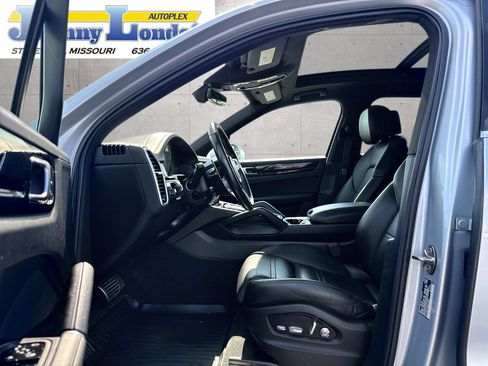 Used 2019 Porsche Cayenne S AWD/4WD image 10