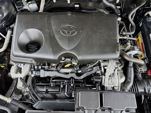 Used 2021 Toyota RAV4 XLE FWD image 68