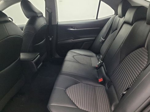 Used 2022 Toyota Camry SE image 18