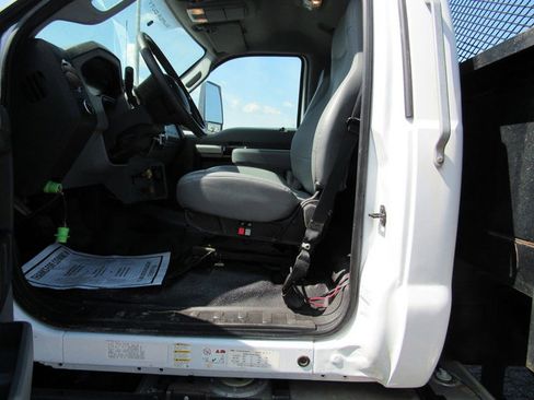 Used 2022 Ford F750 2WD Regular Cab Super Duty image 22