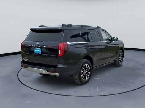 Used 2025 Ford Expedition Platinum AWD/4WD image 6