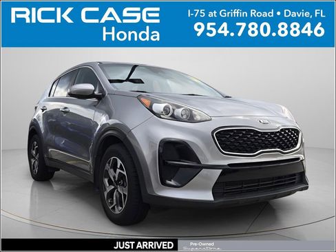 Used 2020 Kia Sportage LX image 1