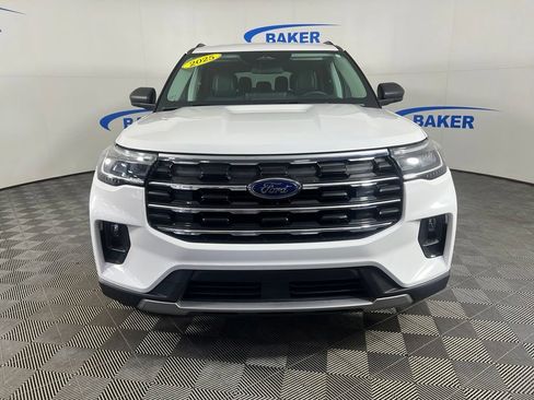 Used 2025 Ford Explorer Active w/ Active Comfort Package AWD/4WD image 9