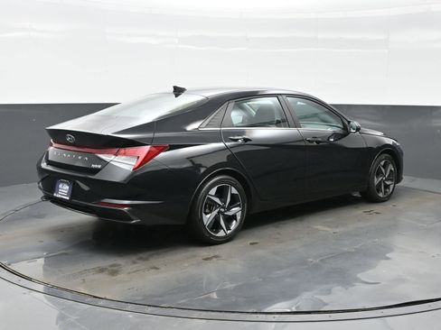 Used 2023 Hyundai Elantra Limited image 6