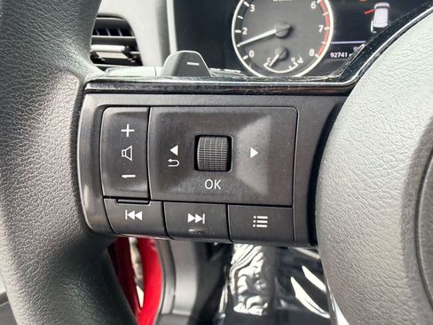 Used 2021 Nissan Rogue SV FWD image 17