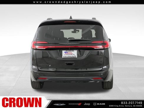 New 2026 Chrysler Pacifica Select w/ S Appearance Package image 5