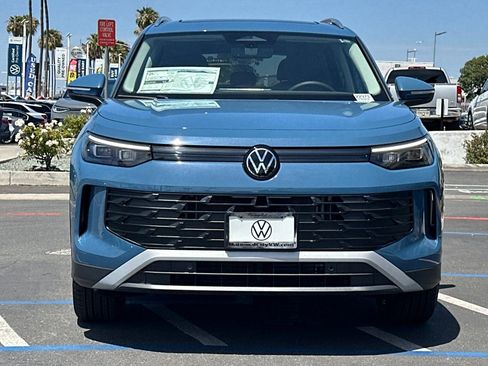 New 2026 Volkswagen Tiguan SE AWD/4WD image 3