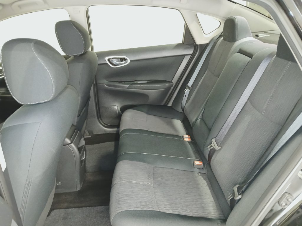 Used 2015 Nissan Sentra SV FWD image 11