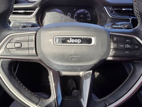 Used 2021 Jeep Grand Cherokee L Laredo image 23