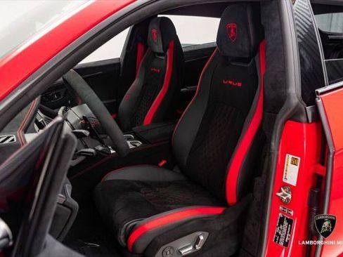 Used 2023 Lamborghini Urus Performante AWD/4WD image 41