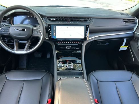 New 2026 Jeep Grand Cherokee L Limited image 10