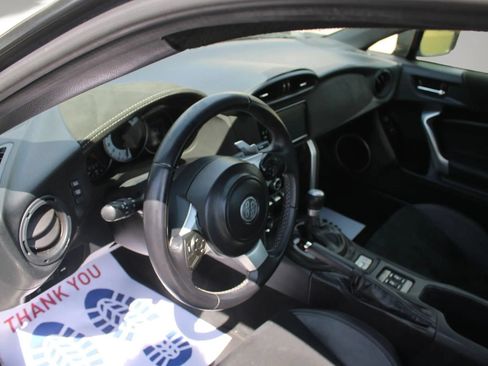Used 2019 Toyota 86 RWD image 14