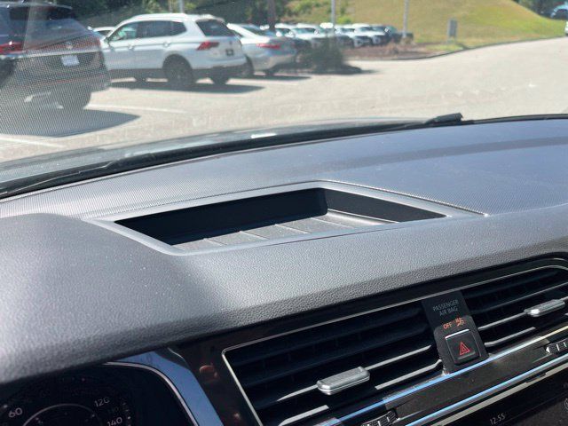 Used 2018 Volkswagen Tiguan SEL Premium FWD image 24