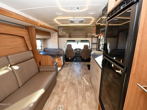 Used 2018 Mercedes-Benz Sprinter 3500 image 8