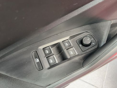 Used 2022 Volkswagen Jetta SE w/ Panoramic Sunroof Package image 13