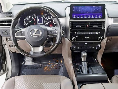 Used 2023 Lexus GX 460 Premium w/ Accessory Package AWD/4WD image 14