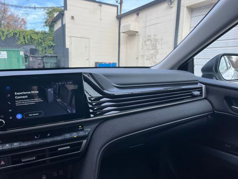 Used 2025 Toyota Camry LE image 30