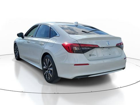 Used 2024 Honda Civic EX image 4