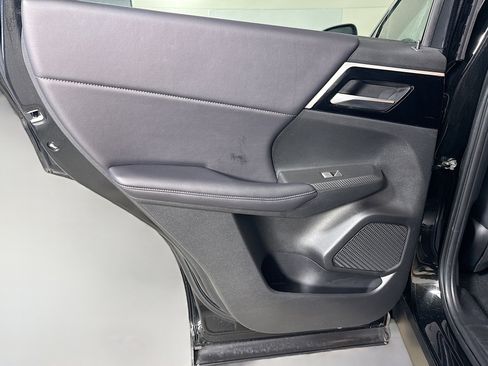 Used 2023 Mitsubishi Outlander SE image 26