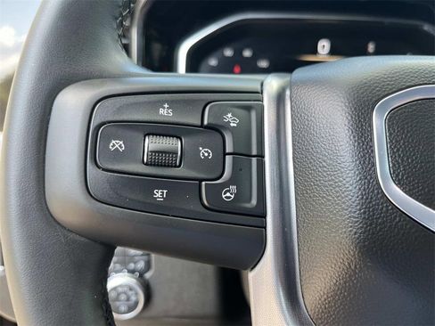 Used 2025 GMC Sierra 1500 SLT image 15