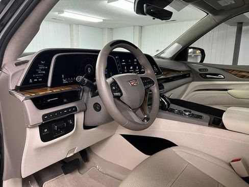 Certified 2024 Cadillac Escalade Sport Platinum w/ LPO, ONYX Package AWD/4WD image 13