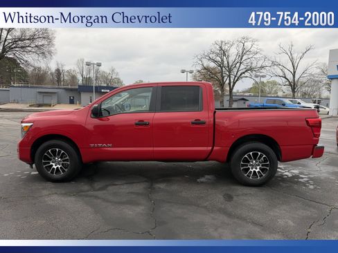 Used 2022 Nissan Titan SV image 8