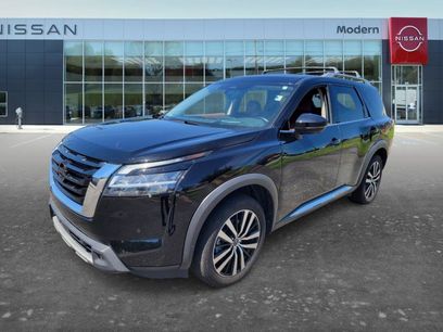 Used 2023 Nissan Pathfinder Platinum