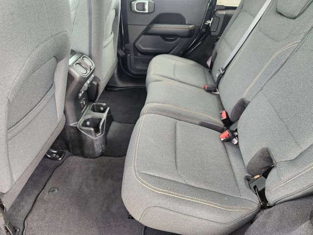 Used 2025 Jeep Wrangler Unlimited Sahara AWD/4WD image 26