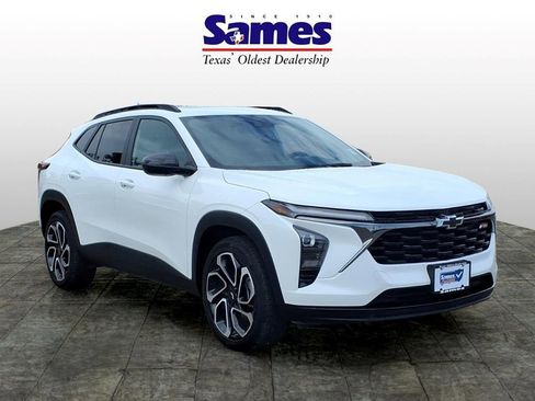 Used 2025 Chevrolet Trax RS w/ Sunroof Package image 1