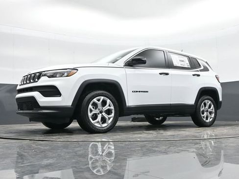 Used 2025 Jeep Compass Sport w/ Mopar Graphics Package AWD/4WD image 42