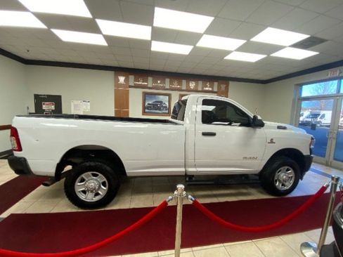 Used 2022 RAM 3500 Tradesman image 9