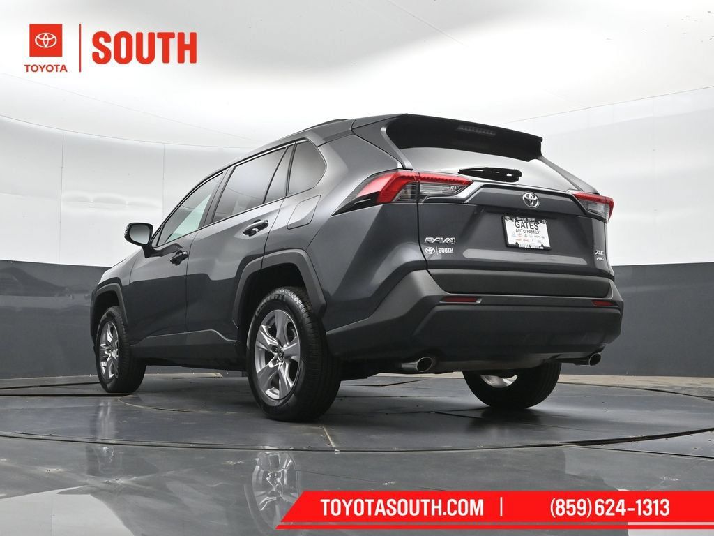 Used 2025 Toyota RAV4 XLE AWD/4WD image 41