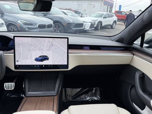Used 2022 Tesla Model S AWD/4WD image 18