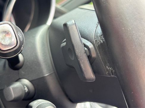 Used 2013 Mercedes-Benz SLK 250 image 46