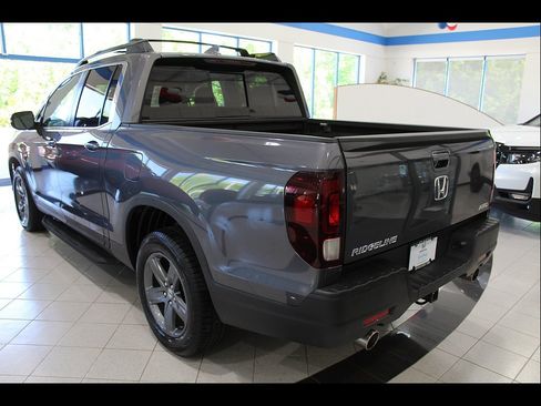 Certified 2023 Honda Ridgeline RTL image 5