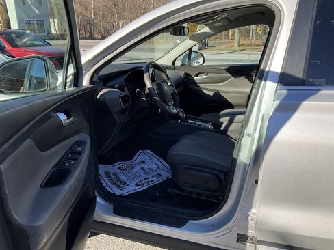 Used 2020 Hyundai Santa Fe SE image 15