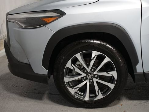 Used 2024 Toyota Corolla Cross XLE image 5