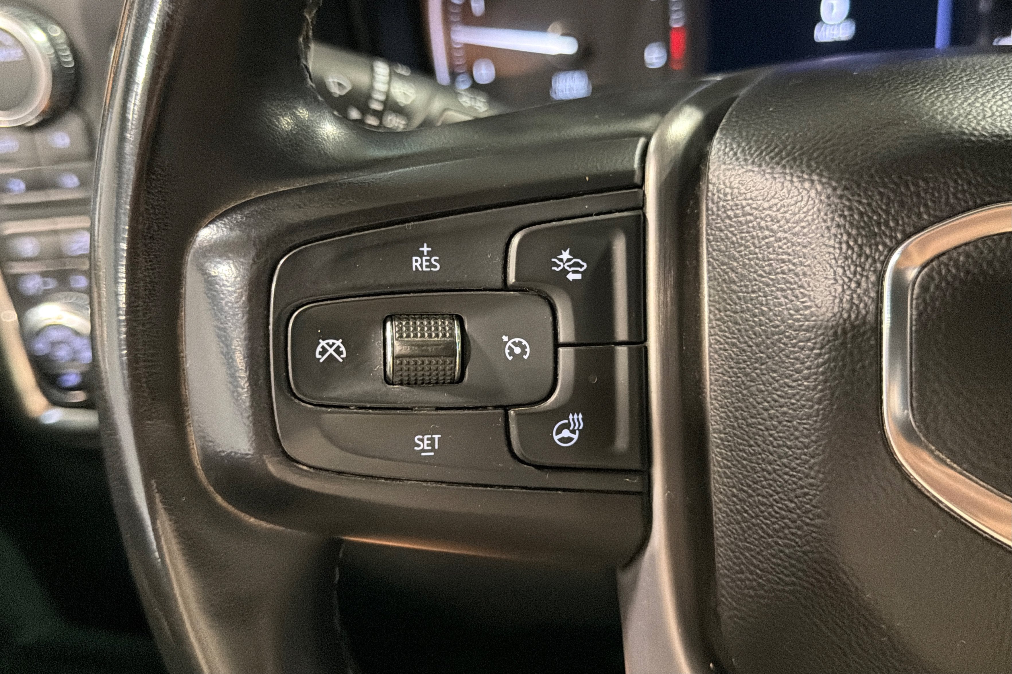 Used 2023 GMC Sierra 3500 Denali w/ Denali Black Diamond Edition AWD/4WD image 25