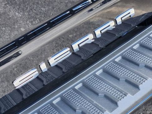 Used 2023 GMC Sierra 2500 Denali w/ Denali Ultimate Package image 9