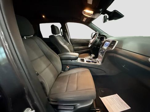 Used 2020 Jeep Grand Cherokee Laredo image 26