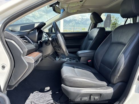 Used 2019 Subaru Outback 2.5i Limited AWD/4WD image 19