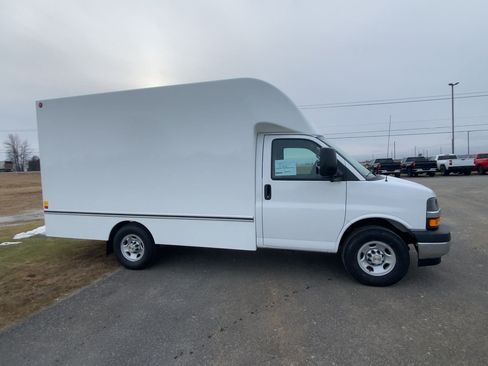 New 2024 Chevrolet Express 3500 w/ Power Convenience Package RWD image 31