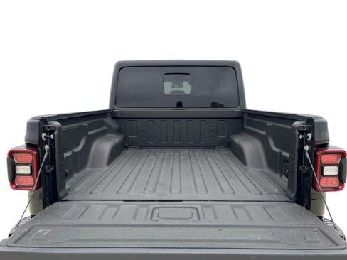 Used 2025 Jeep Gladiator Mojave AWD/4WD image 18
